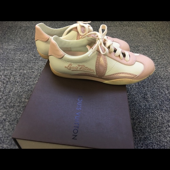 Louis Vuitton Shoes - Picture 1 of 3